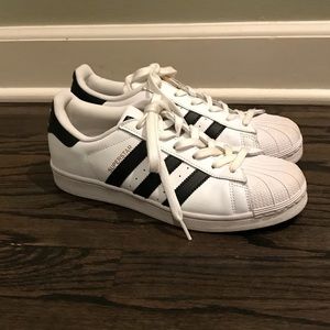 Adidas Superstar women’s size 8